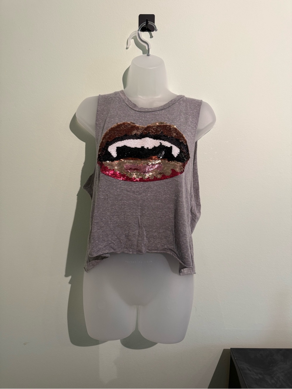 Love Culture Gray Sleeveless Sequin Lip Crop Top